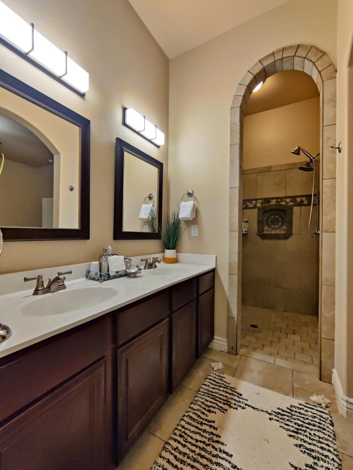 Wonderful, Plush & Luxurious 3 Bed Room Home El Paso Bagian luar foto